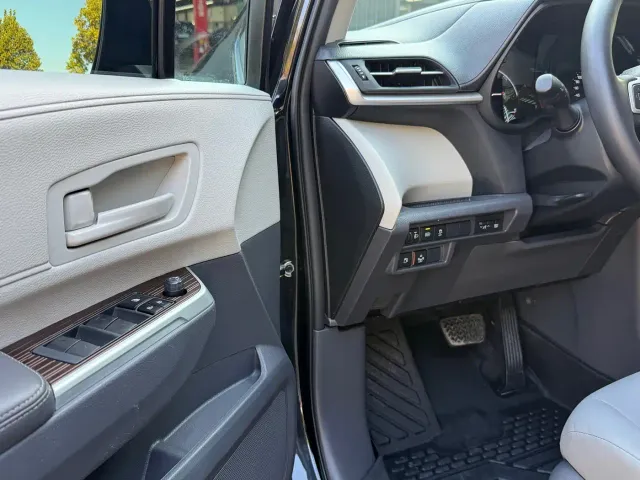 Toyota Granvia — Фото автомобиля 8