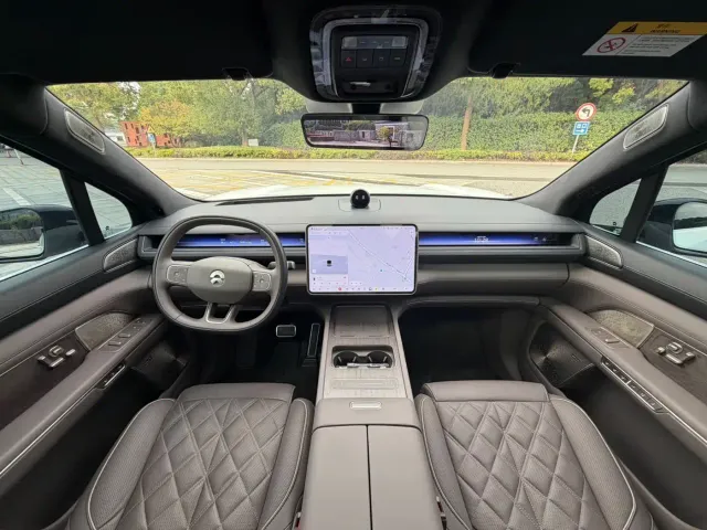 Nio ES8 — Фото автомобиля 10
