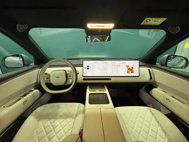 Li Auto Li L8 — Фото автомобиля 15