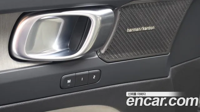Вольво XC40 B4 Ultimate Bright — Фото автомобиля 19