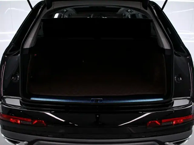 Audi Q7 — Фото автомобиля 18