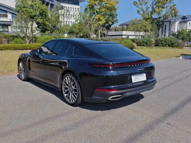 Porsche Panamera — Фото автомобиля 3