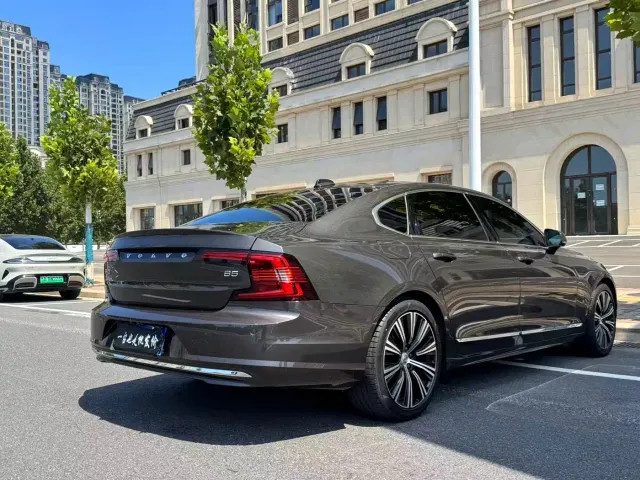 Volvo S90 — Фото автомобиля 14