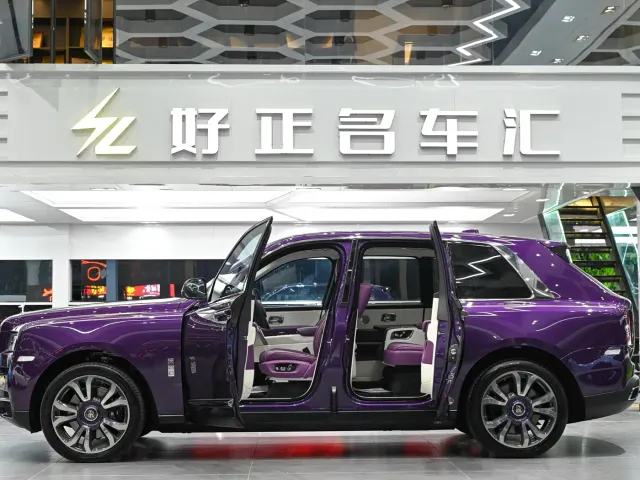 Rolls-Royce Cullinan — Фото автомобиля 2