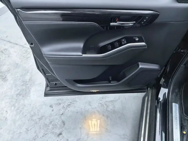 Toyota Crown Kluger — Фото автомобиля 5