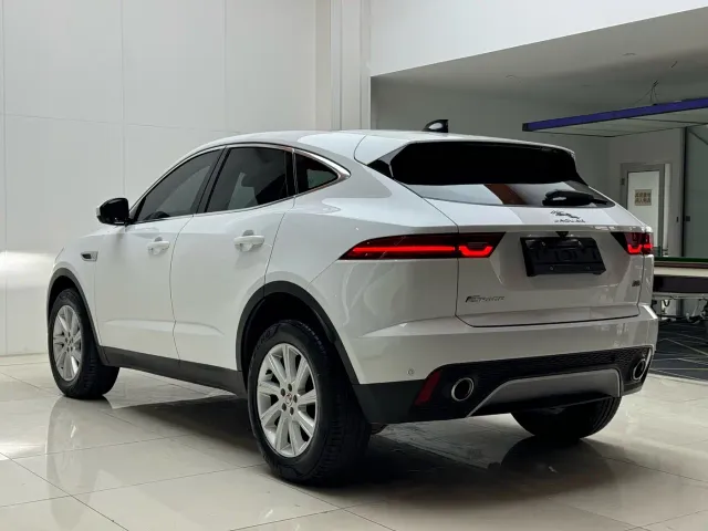 Jaguar E-PACE — Фото автомобиля 15
