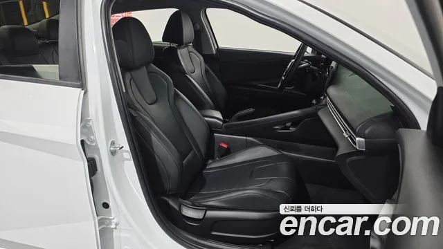 Hyundai AVANTE Avante (CN7) — Фото автомобиля 12