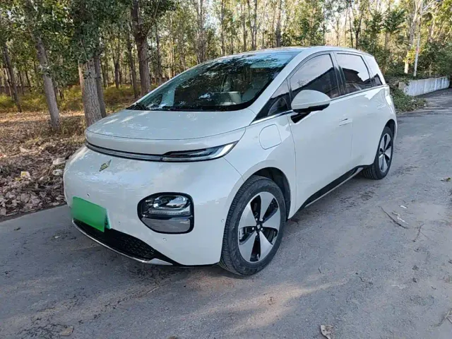 Фотография автомобиля — Baojun Cloud