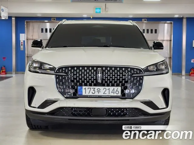 Lincoln Aviator 2nd Gen — Фото автомобиля 3
