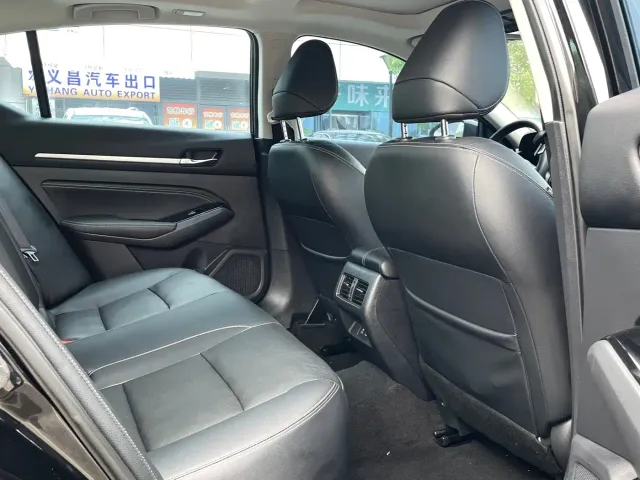 Nissan Teana — Фото автомобиля 9