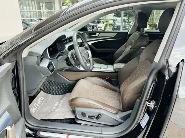 Audi A7L — Фото автомобиля 11