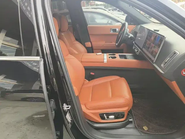 Li Auto L7 — Фото автомобиля 19
