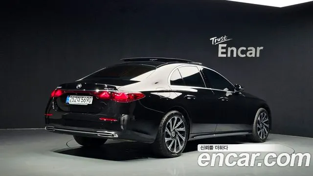 Фотография автомобиля — Mercedes-Benz E-Class W214