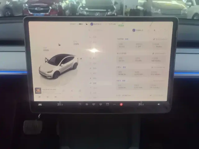 Tesla Model Y 2024 Rear-Wheel Drive Version — Фото автомобиля 12