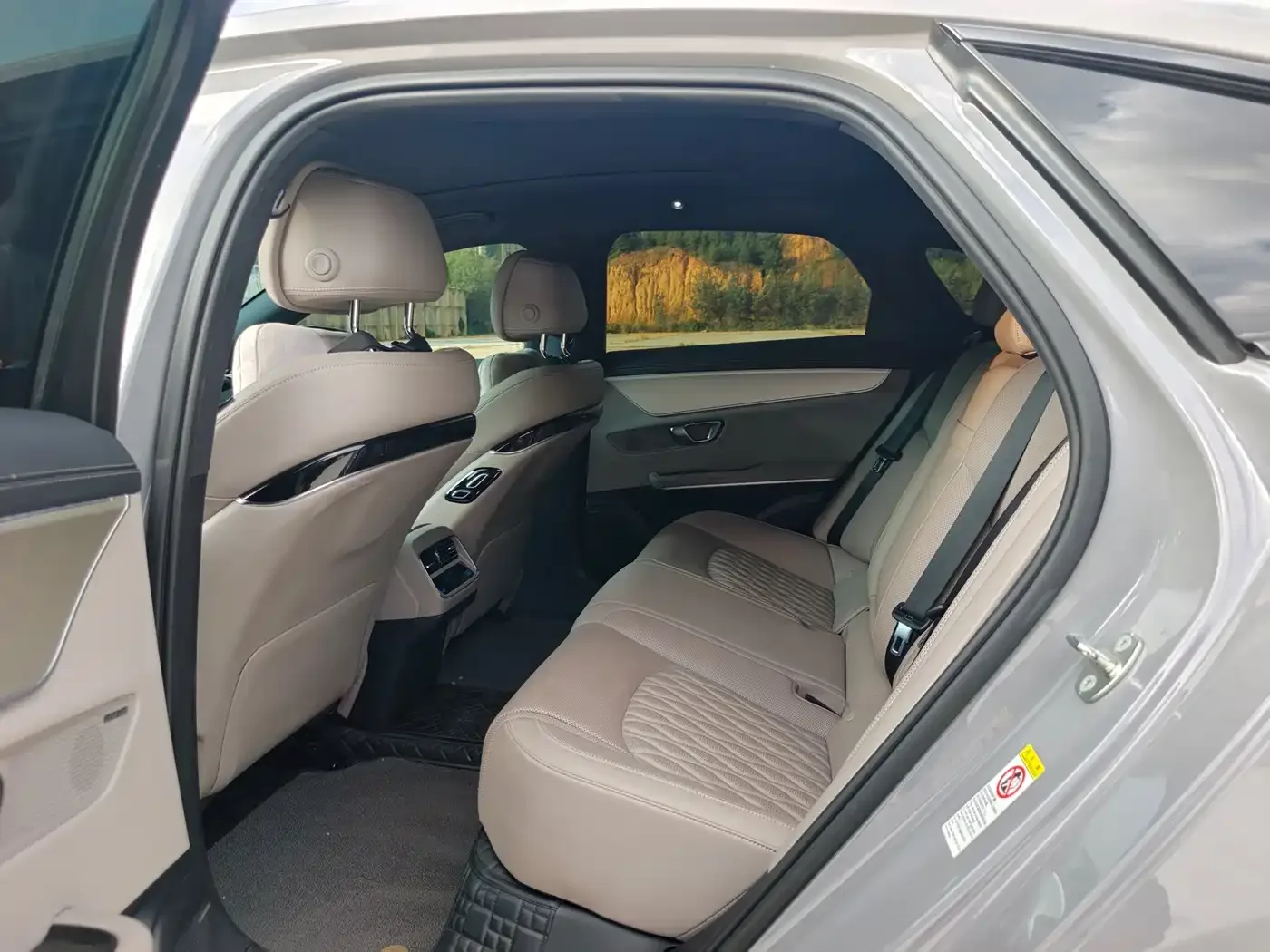 BYD Han 2025 Model EV Smart Drive Edition 605KM Premium — Фото автомобиля 4