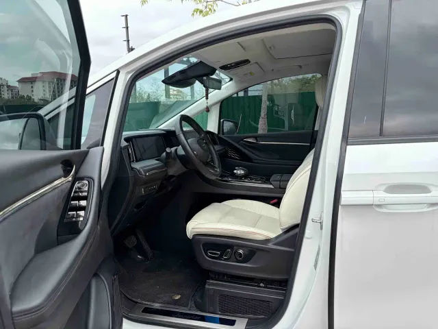 GAC Trumpchi E9 — Фото автомобиля 4