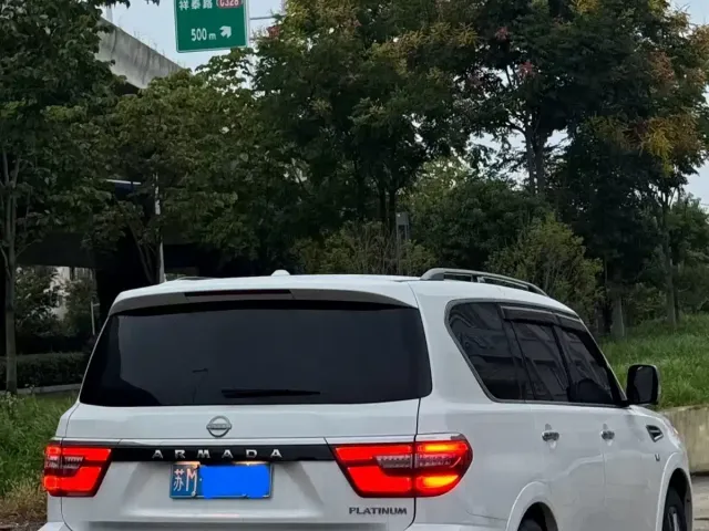Nissan Patrol — Фото автомобиля 2