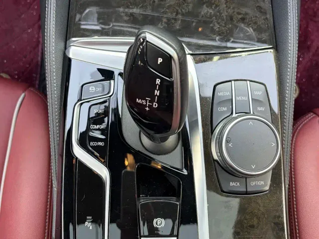BMW 5 Series — Фото автомобиля 10
