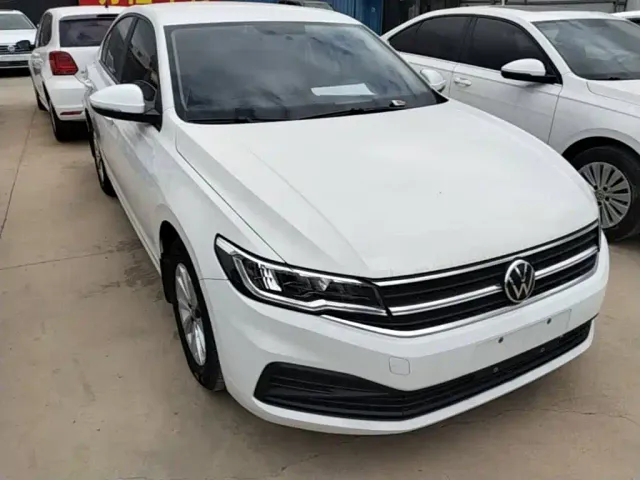 Volkswagen Bora — Фото автомобиля 3