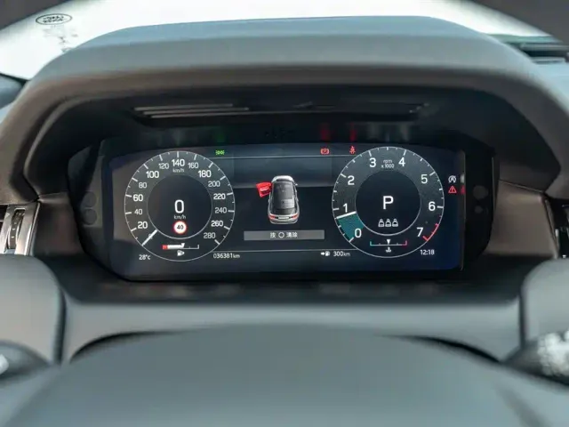 Land Rover Discovery Sport — Фото автомобиля 9