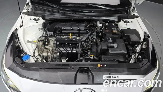 Hyundai Avante CN7 — Фото автомобиля 9