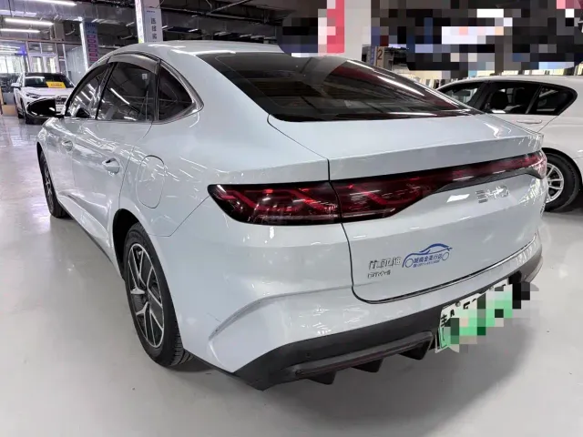 BYD Qin L — Фото автомобиля 17