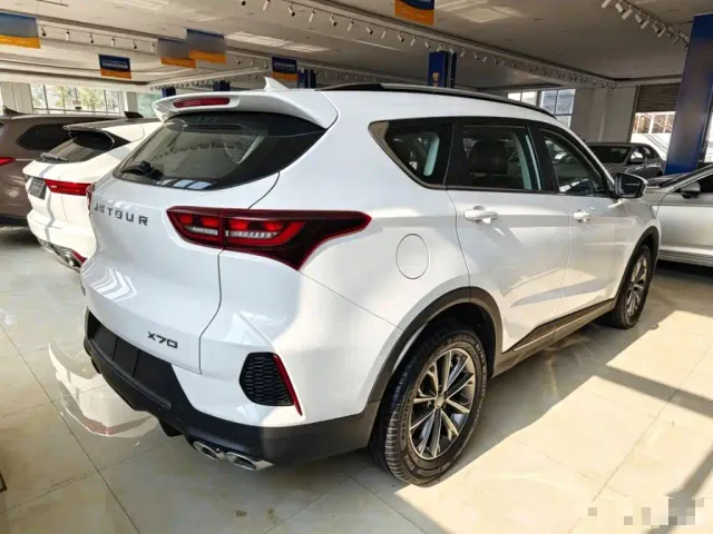 Jetour X70 — Фото автомобиля 6