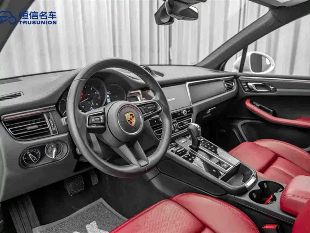 Porsche Macan — Фото автомобиля 12