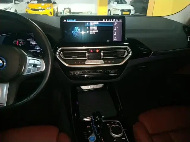BMW BMW iX3 2022 Facelift Leading Model — Фото автомобиля 12