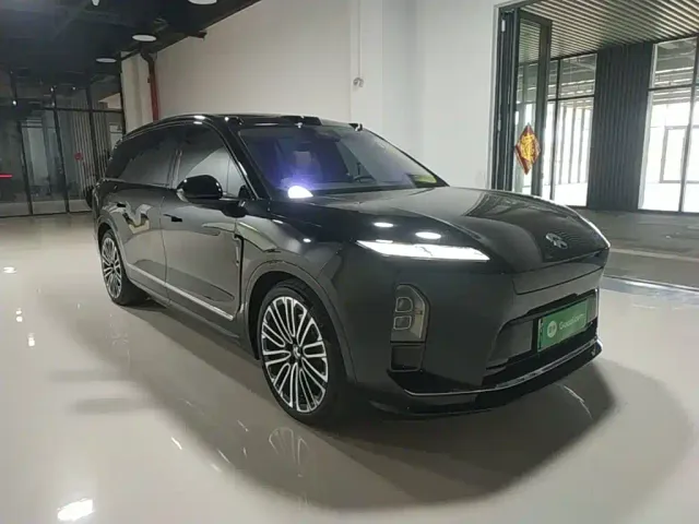 Nio ES8 — Фото автомобиля 3