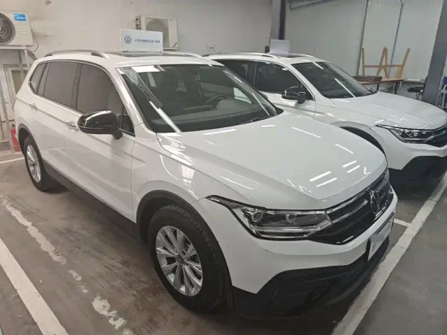 Volkswagen Tiguan L — Фото автомобиля 3