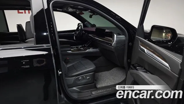 Cadillac Escalade 5th Gen — Фото автомобиля 17