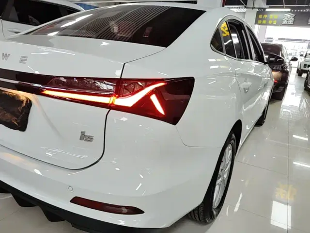 Roewe i5 — Фото автомобиля 7