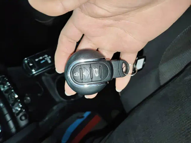 MINI Hatch — Фото автомобиля 8