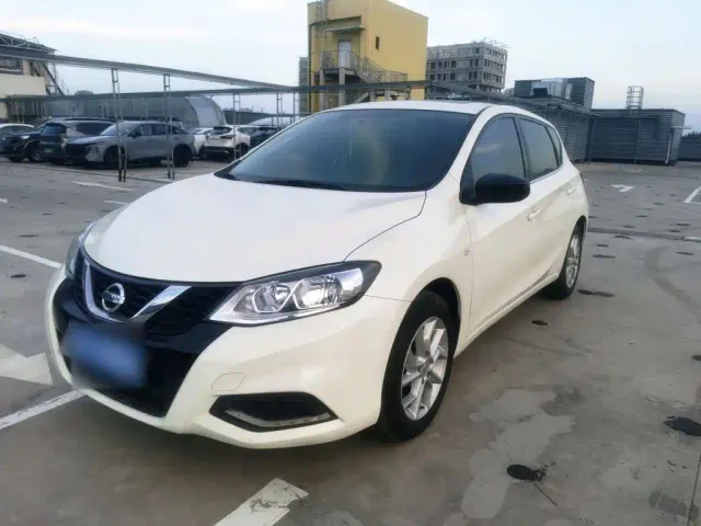 Фотография автомобиля — Nissan Tiida