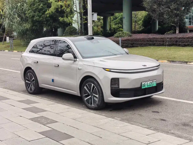 Li Auto L6 — Фото автомобиля 3