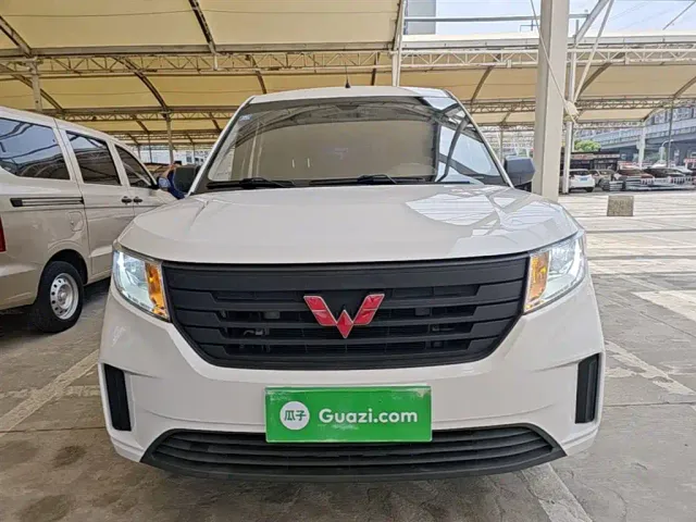 Wuling Hongguang Plus — Фото автомобиля 2