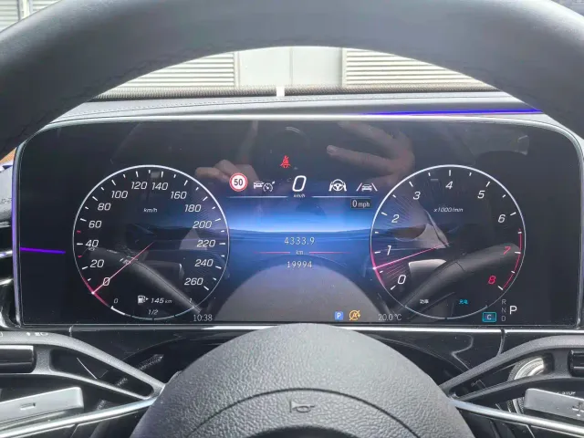 Mercedes-Benz E-Class — Фото автомобиля 11