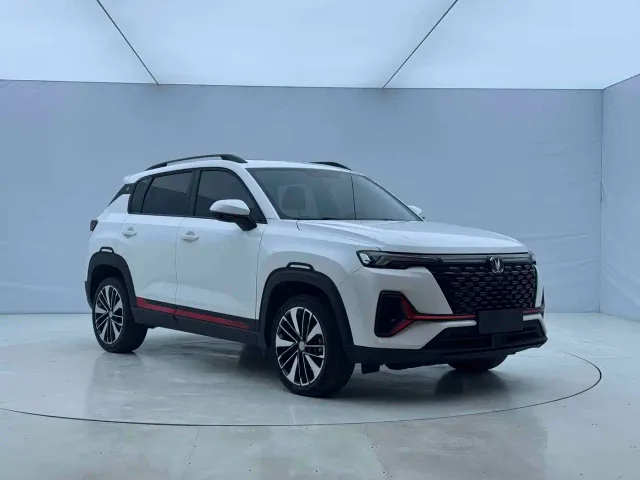 Changan CS35 Plus — Фото автомобиля 3