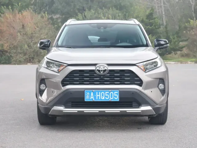 Toyota RAV4 — Фото автомобиля 2