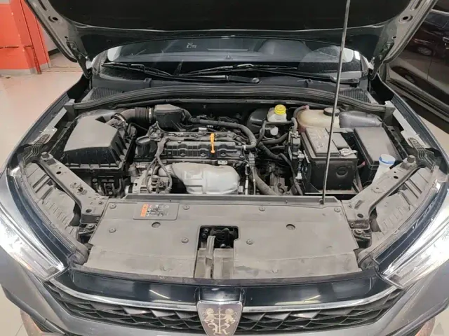 Roewe i5 — Фото автомобиля 19