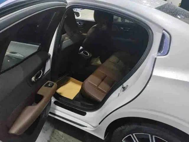 Volvo S60 — Фото автомобиля 4