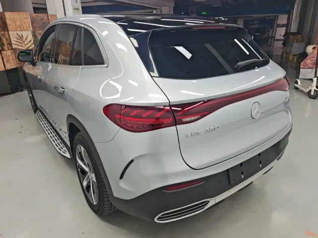 Mercedes-Benz EQE SUV — Фото автомобиля 4