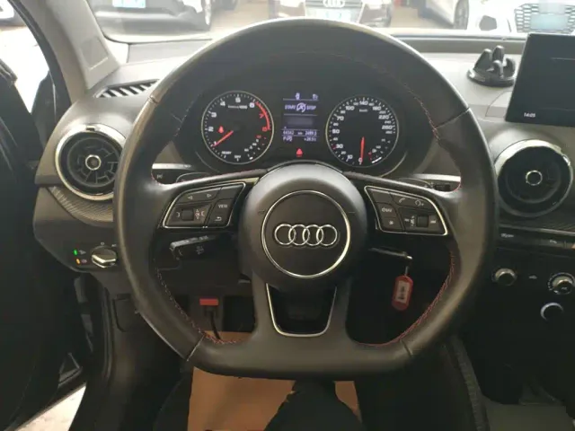 Audi Q2L — Фото автомобиля 6