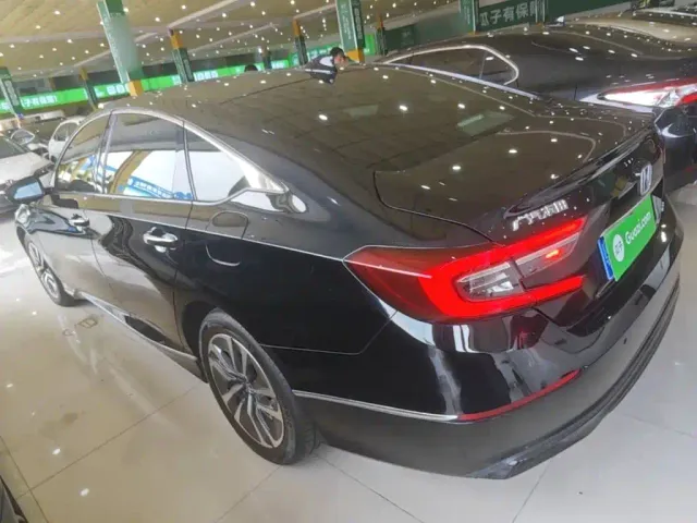 Honda Accord — Фото автомобиля 4