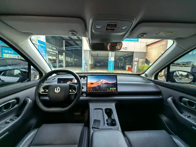Leapmotor C10 — Фото автомобиля 9