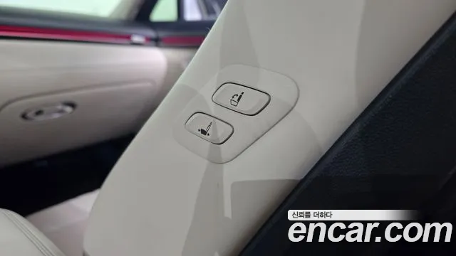 Genesis GV70 — Фото автомобиля 30