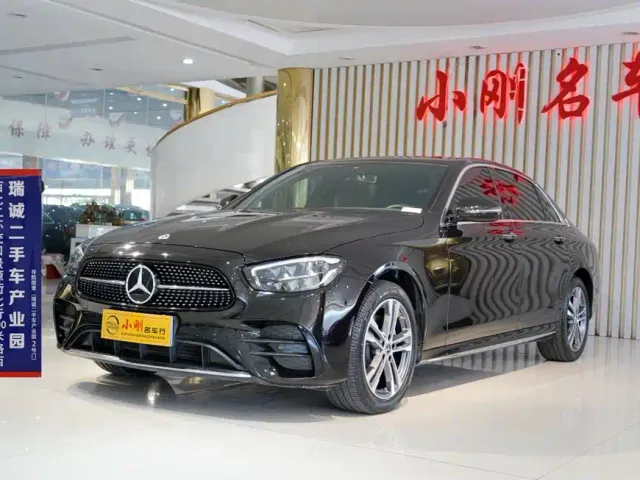 Фотография автомобиля — Mercedes-Benz E-Class