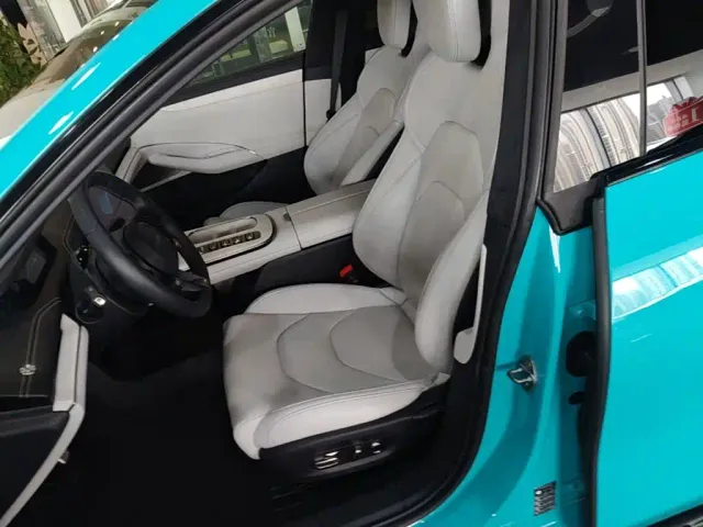 Xiaomi SU7 — Фото автомобиля 14