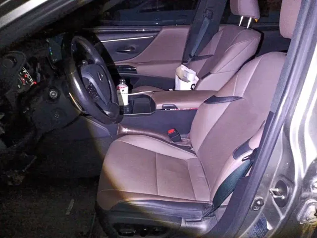 Lexus ES — Фото автомобиля 7
